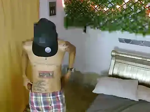 Snapshot of master_tattoo chatting on January 19, 4:16 am master tattoo online show from January 19, 4:16 am