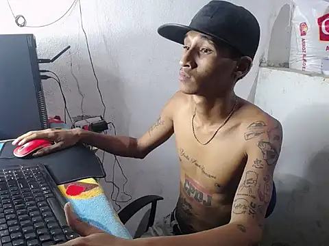 Snapshot of master_tattoo chatting on February 5, 12:48 am master tattoo online show from February 5, 12:48 am