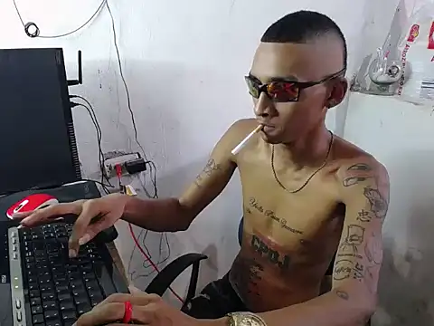 Snapshot of master_tattoo chatting on February 7, 10:02 pm master tattoo online show from February 7, 10:02 pm