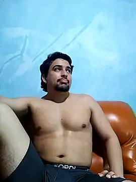 Snapshot of AxelWhitte chatting on February 13, 6:48 pm AxelWhitte online show from February 13, 6:48 pm