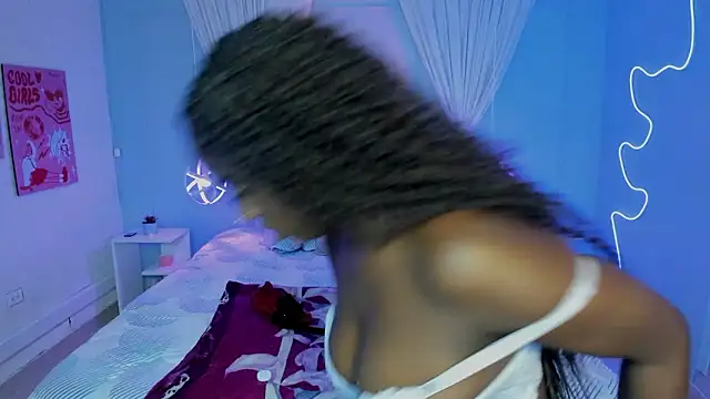 Snapshot of naomi_campell chatting on February 5, 7:18 pm naomi campell online show from February 5, 7:18 pm