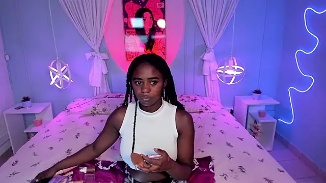 Snapshot of naomi_campell chatting on February 19, 8:05 pm naomi campell online show from February 19, 8:05 pm