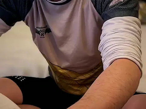 Snapshot of AfterTheRun chatting on February 14, 8:27 pm AfterTheRun online show from February 14, 8:27 pm