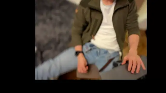 Snapshot of AfterTheRun chatting on March 25, 8:37 pm AfterTheRun online show from March 25, 8:37 pm