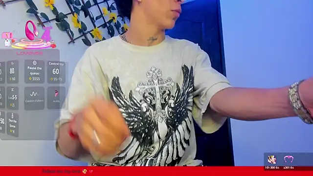 Snapshot of Maxxx_bigcockx chatting on January 19, 2:15 am Maxxx bigcockx online show from January 19, 2:15 am