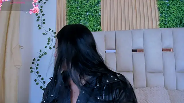 Snapshot of JeniferPowell_nm chatting on February 25, 7:01 pm JeniferPowell nm online show from February 25, 7:01 pm