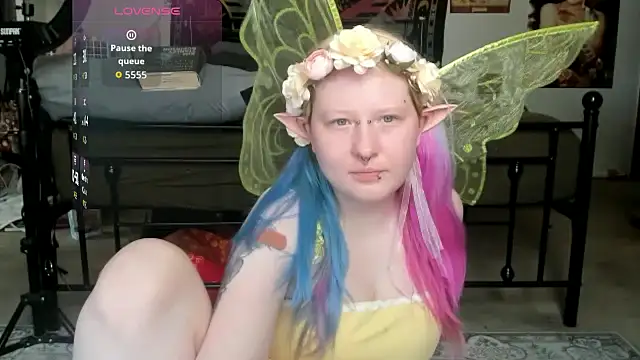 Snapshot of LoriCritter chatting on March 26, 8:14 pm LoriCritter online show from March 26, 8:14 pm