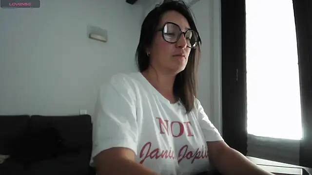 Yulian Milf online show from July 17, 10:33 am