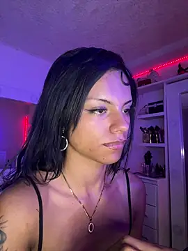 Snapshot of andyy_x chatting on May 13, 9:00 pm andyy x online show from May 13, 9:00 pm