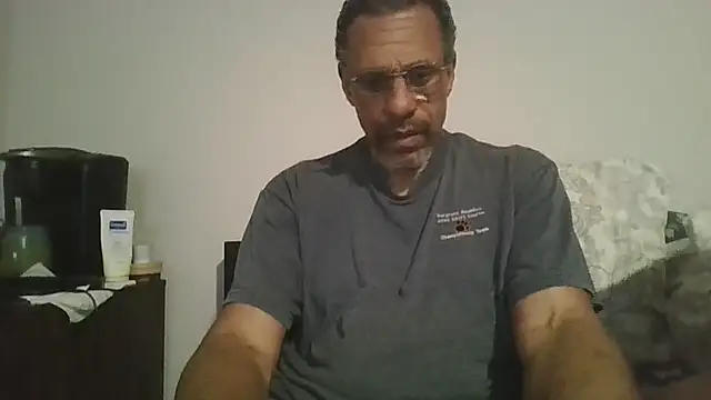 swimmer2496 online show from March 8, 7:12 am