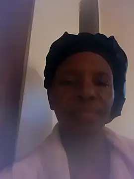 Snapshot of 01Wetlips chatting on June 5, 6:20 am 01Wetlips online show from June 5, 6:20 am