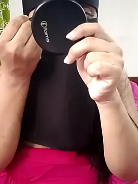 Snapshot of cooler_007 chatting on February 4, 9:26 am cooler 007 online show from February 4, 9:26 am