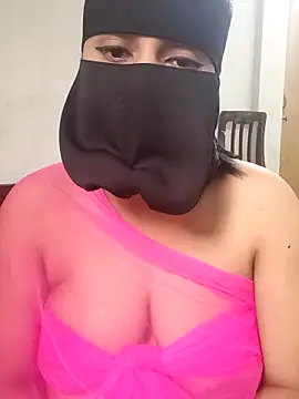 Snapshot of cooler_007 chatting on February 13, 1:23 am cooler 007 online show from February 13, 1:23 am