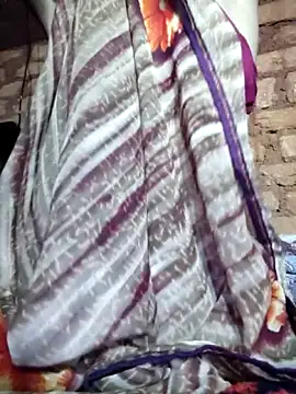 Juli cut online show from March 7, 4:48 pm