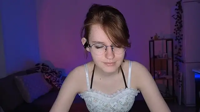 Snapshot of PetralPrime chatting on April 24, 6:32 pm PetralPrime online show from April 24, 6:32 pm