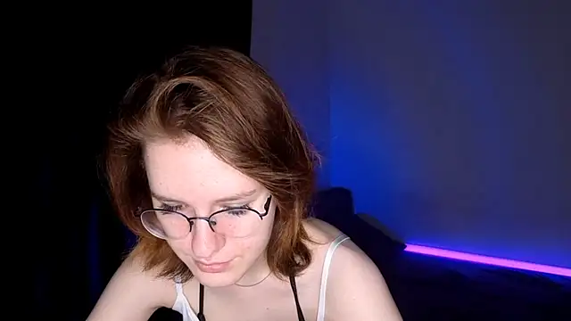Snapshot of PetralPrime chatting on May 4, 6:37 pm PetralPrime online show from May 4, 6:37 pm