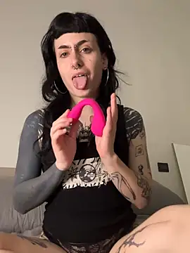 Snapshot of ferrraglia chatting on April 16, 12:39 pm ferrraglia online show from April 16, 12:39 pm