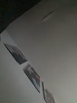 JuliaaVega online show from May 8, 11:59 am