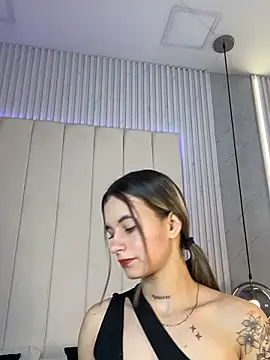 JuliaColemann online show from March 3, 12:11 pm