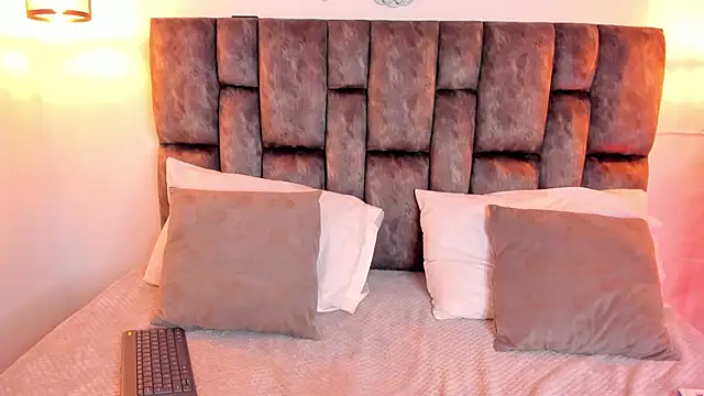 kris kane1 online show from February 22, 7:01 pm