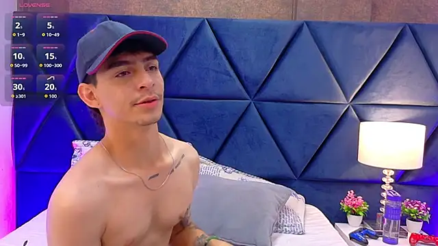 Logan Woods online show from February 13, 9:27 am