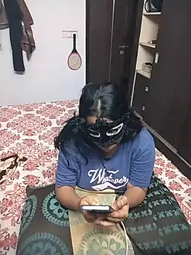 Snapshot of ZyphiaLive chatting on July 6, 6:54 pm ZyphiaLive online show from July 6, 6:54 pm