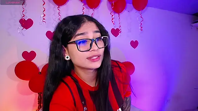 Snapshot of thalia_069 chatting on February 18, 2:13 pm thalia 069 online show from February 18, 2:13 pm