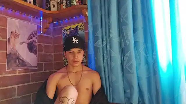 Snapshot of PaulDamico chatting on February 14, 7:21 pm PaulDamico online show from February 14, 7:21 pm