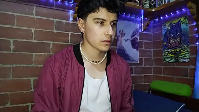 Snapshot of PaulDamico chatting on February 25, 10:25 am PaulDamico online show from February 25, 10:25 am