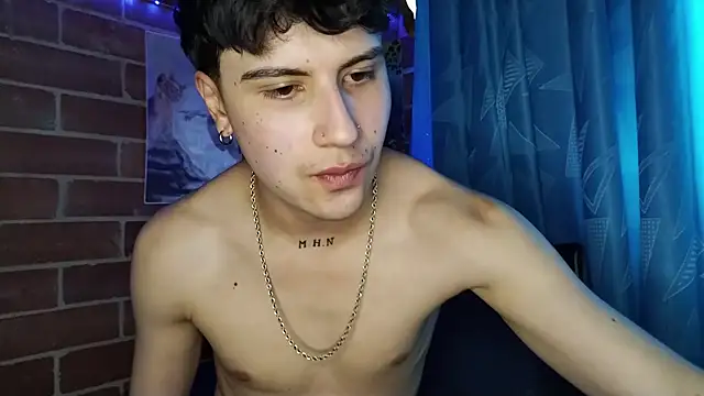 Snapshot of PaulDamico chatting on February 25, 10:30 pm PaulDamico online show from February 25, 10:30 pm