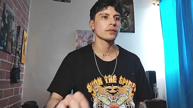 Snapshot of PaulDamico chatting on June 1, 6:31 pm PaulDamico online show from June 1, 6:31 pm