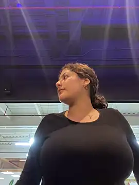 Snapshot of lizzy_luminair chatting on February 4, 2:01 pm lizzy luminair online show from February 4, 2:01 pm