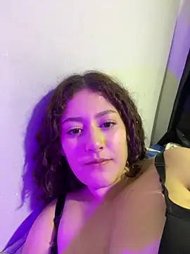 Snapshot of lizzy_luminair chatting on February 20, 3:58 am lizzy luminair online show from February 20, 3:58 am