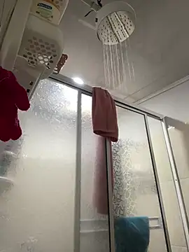 Snapshot of lizzy_luminair chatting on February 28, 10:11 pm lizzy luminair online show from February 28, 10:11 pm