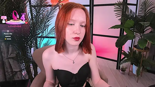 Snapshot of Sia_Hart chatting on June 21, 6:54 pm Sia Hart online show from June 21, 6:54 pm