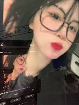 Snapshot of Nana-mup chatting on February 1, 8:29 pm Nana-mup online show from February 1, 8:29 pm