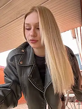 DayaFoxy online show from March 29, 5:40 am