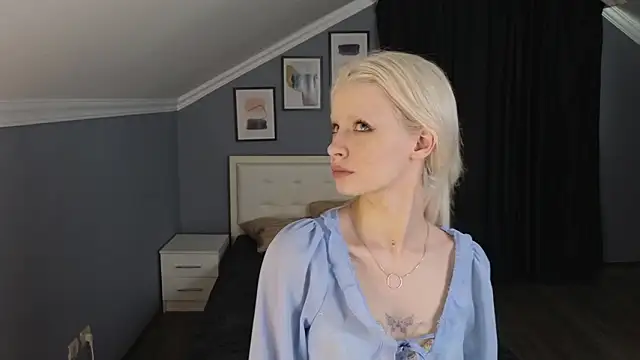 Naomi Demio online show from February 13, 8:21 am