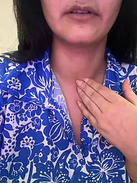 Snapshot of Maahhii chatting on June 2, 6:10 pm Maahhii online show from June 2, 6:10 pm