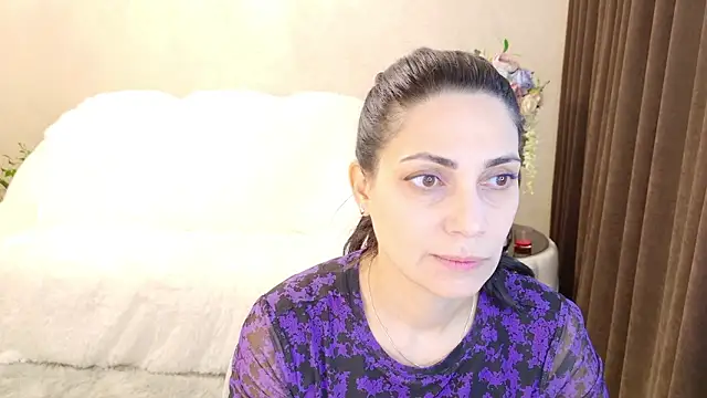 Snapshot of LovelyBeatrice chatting on February 16, 6:20 am LovelyBeatrice online show from February 16, 6:20 am