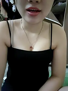 Snapshot of Pinks_cool chatting on April 9, 4:01 pm Pinks cool online show from April 9, 4:01 pm