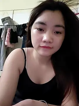 Snapshot of Pinks_cool chatting on April 15, 5:31 pm Pinks cool online show from April 15, 5:31 pm