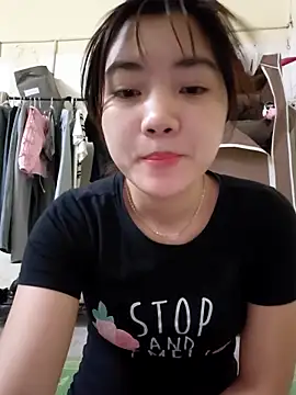 Snapshot of Pinks_cool chatting on April 21, 12:34 am Pinks cool online show from April 21, 12:34 am