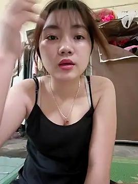 Snapshot of Pinks_cool chatting on April 21, 2:34 pm Pinks cool online show from April 21, 2:34 pm