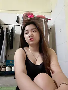 Snapshot of Pinks_cool chatting on May 6, 3:17 pm Pinks cool online show from May 6, 3:17 pm