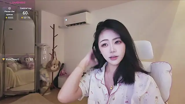 Jolie-22 online show from May 29, 1:53 pm