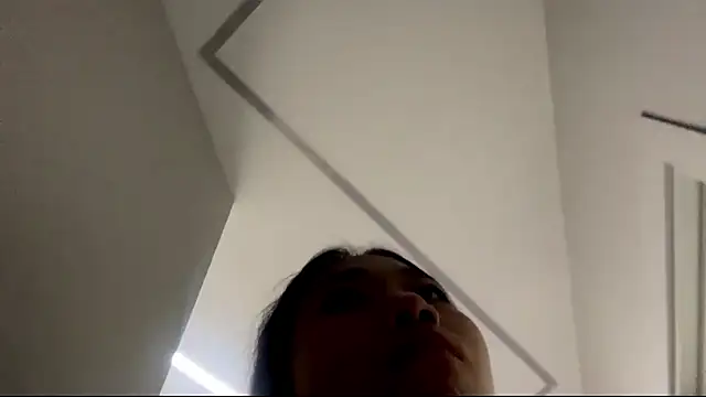 Snapshot of SweetMiaXO chatting on February 27, 10:59 am SweetMiaXO online show from February 27, 10:59 am