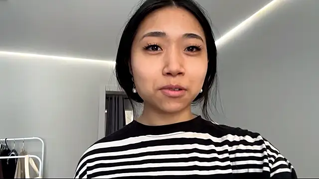 Snapshot of SweetMiaXO chatting on March 10, 1:32 am SweetMiaXO online show from March 10, 1:32 am