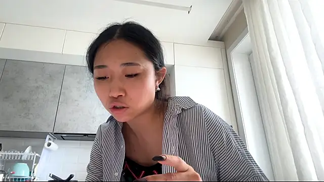 Snapshot of SweetMiaXO chatting on March 16, 3:34 am SweetMiaXO online show from March 16, 3:34 am