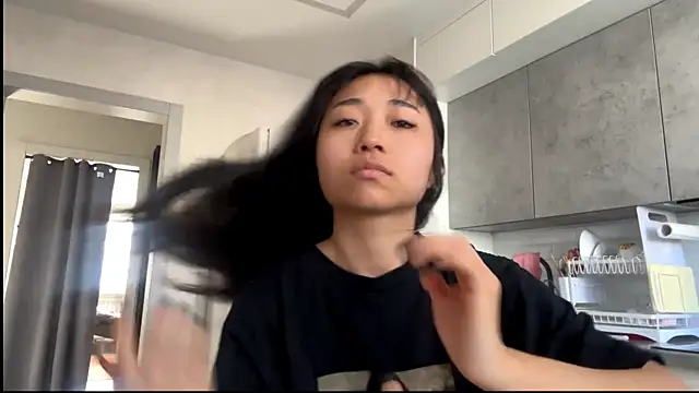 Snapshot of SweetMiaXO chatting on April 7, 10:09 pm SweetMiaXO online show from April 7, 10:09 pm